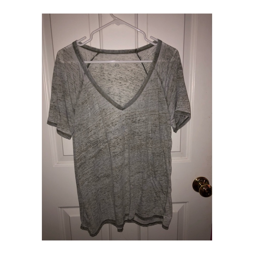 American Eagle tshirt